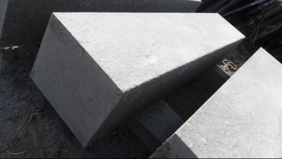 Granite Kerbstone3.png